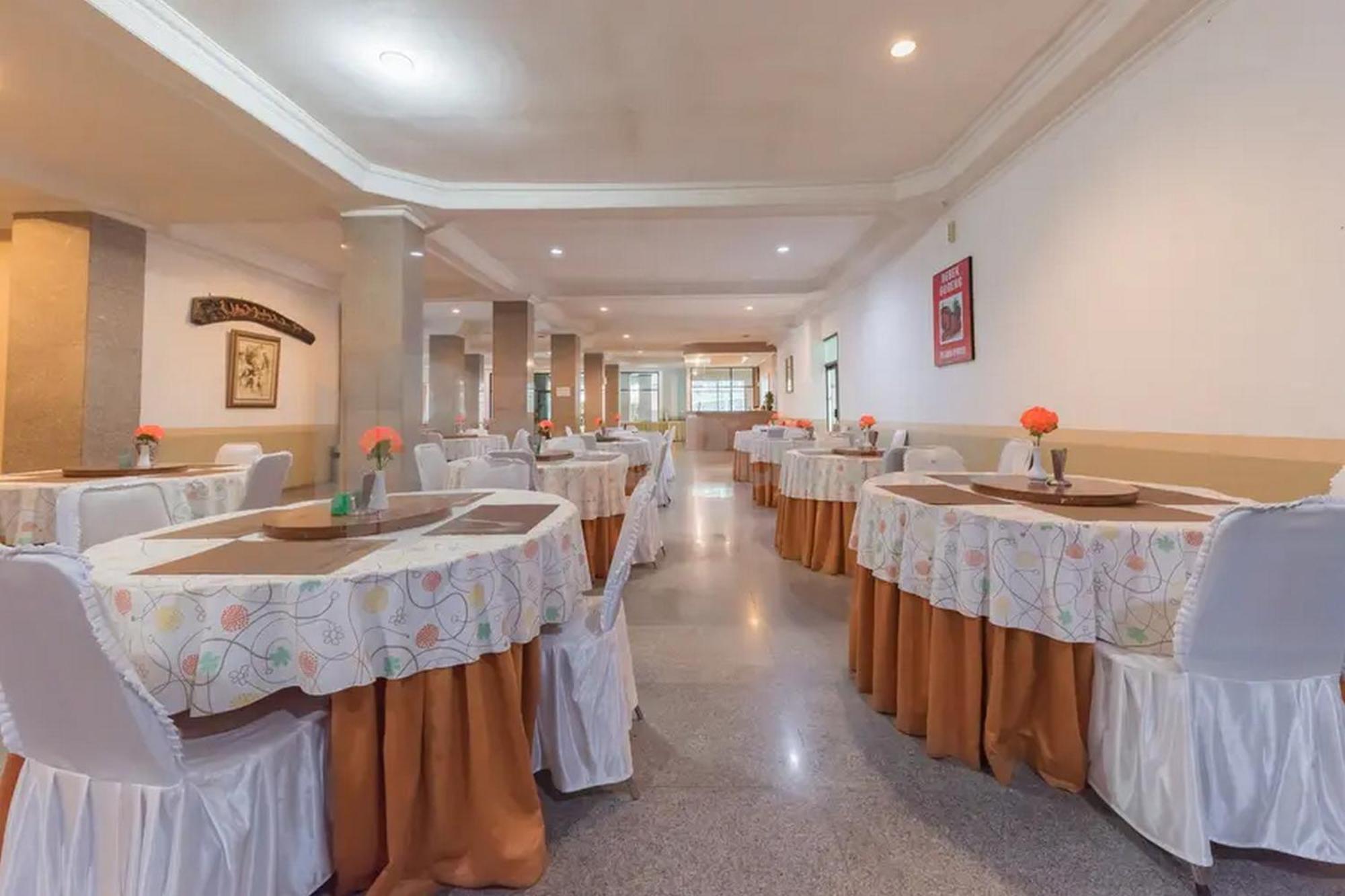 Hotel Ayong Linggarjati Kuningan Mitra Reddoorz Buitenkant foto