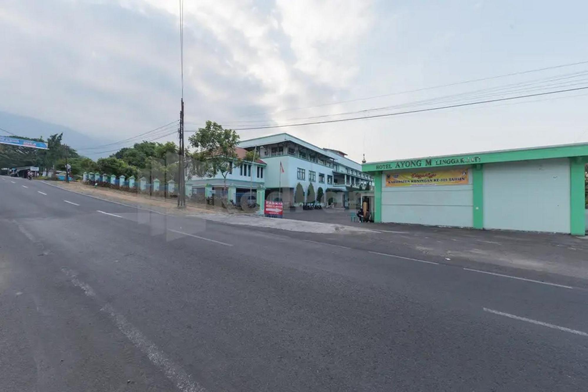 Hotel Ayong Linggarjati Kuningan Mitra Reddoorz Buitenkant foto