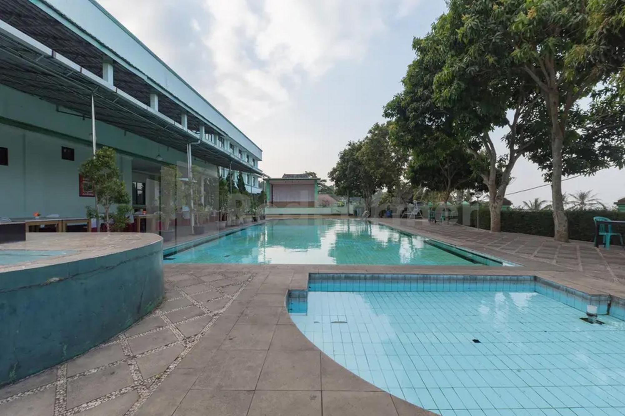 Hotel Ayong Linggarjati Kuningan Mitra Reddoorz Buitenkant foto