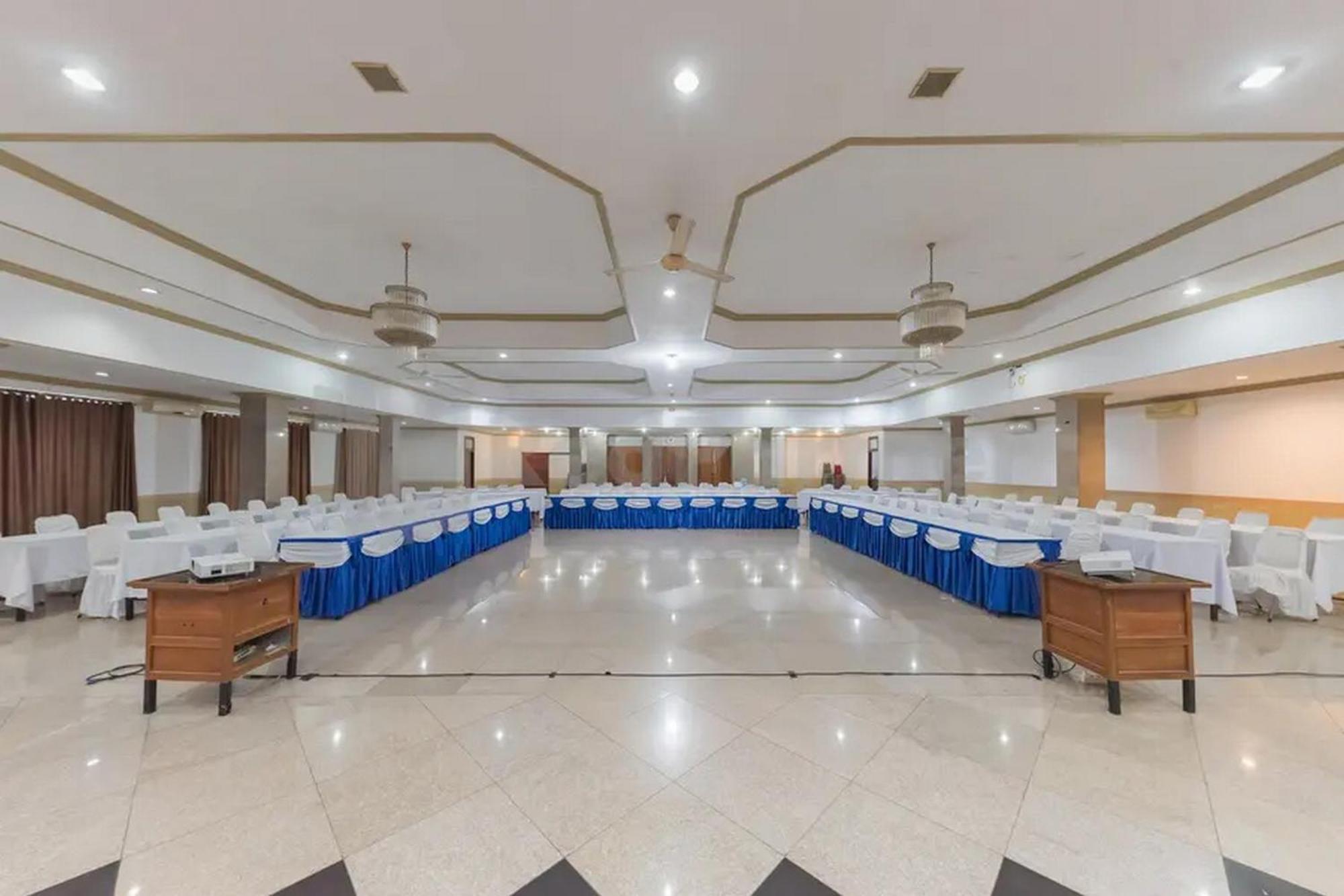 Hotel Ayong Linggarjati Kuningan Mitra Reddoorz Buitenkant foto