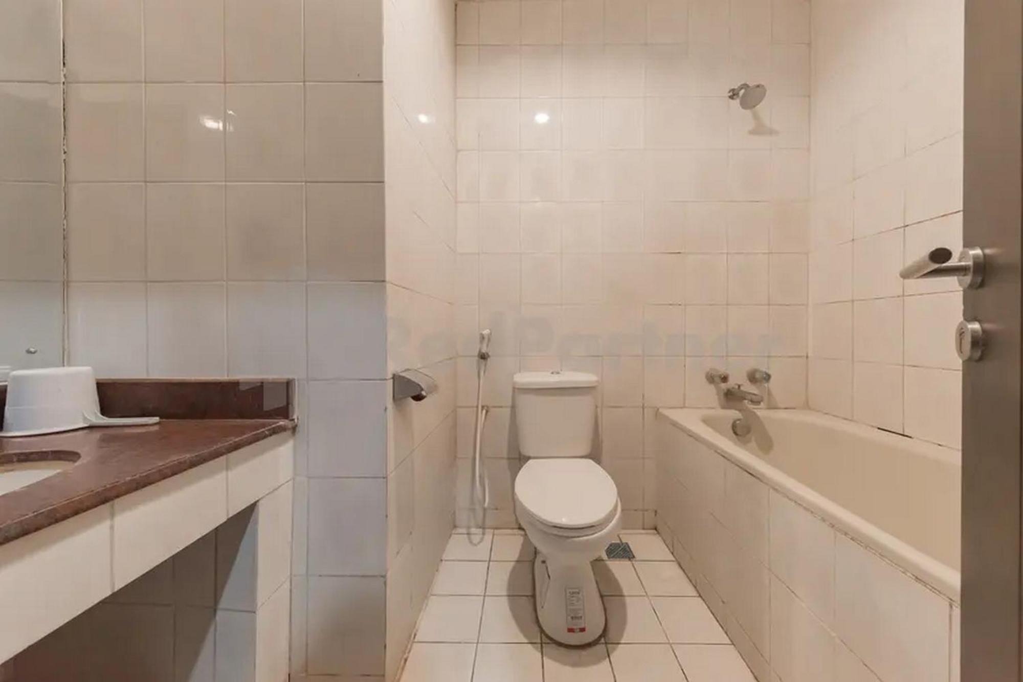 Hotel Ayong Linggarjati Kuningan Mitra Reddoorz Buitenkant foto